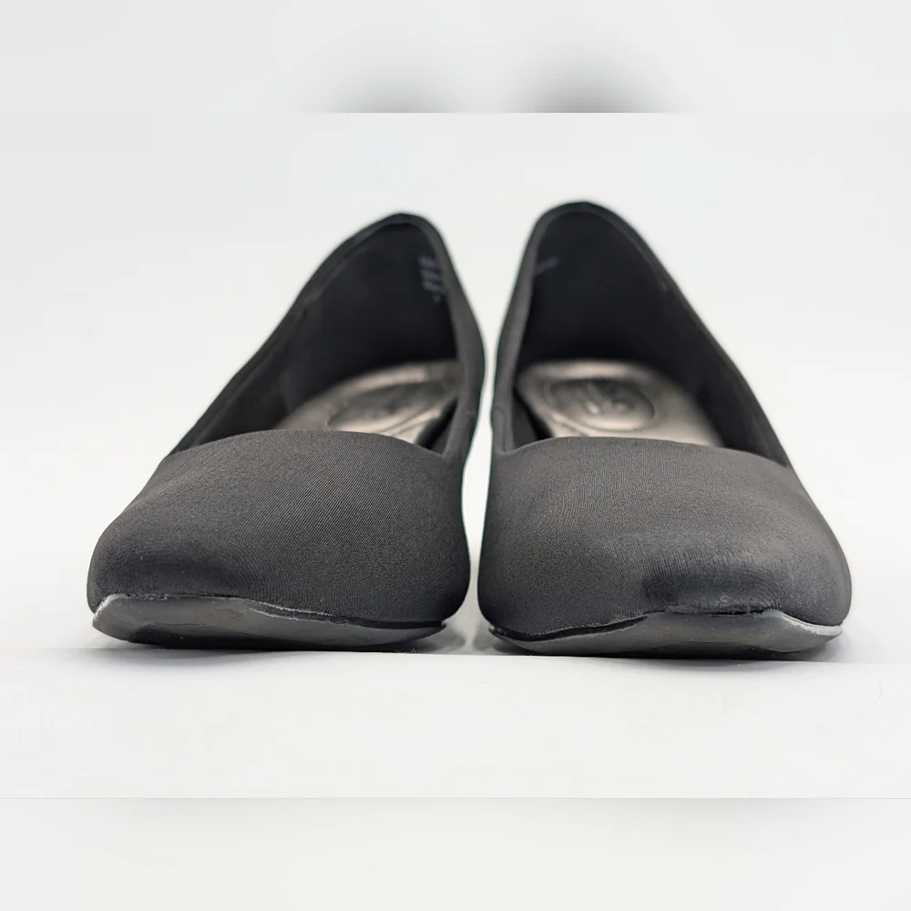 Coach and Four Women Sz 9 Satin Black Cushioned Round Toe Slip-In Mid-Heel Pumps